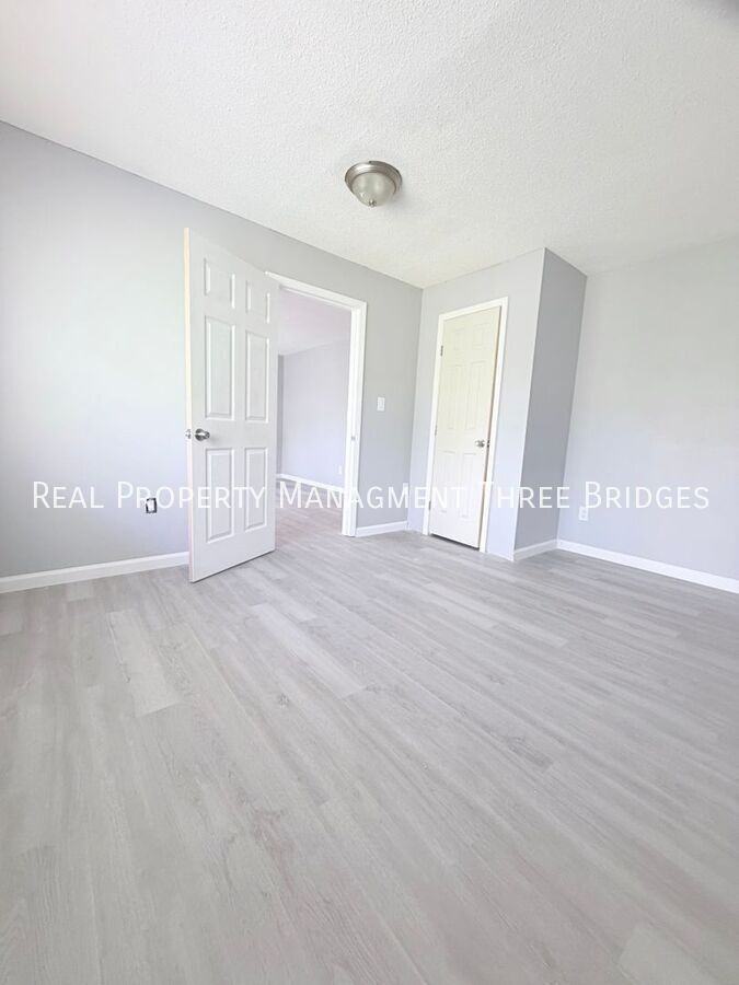 536 Ames Pl - Photo 7 of 11