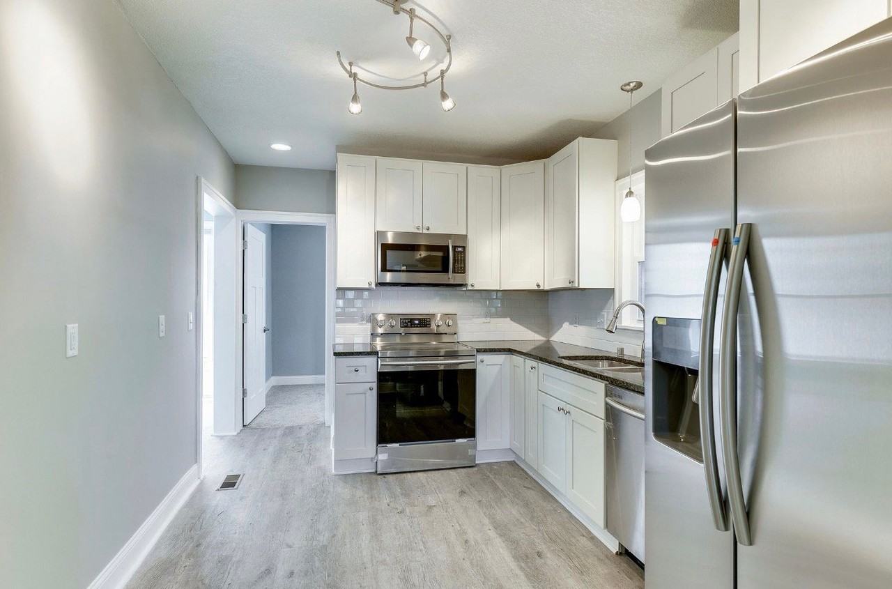1049 25th Ave Se #1 - Photo 3 of 19