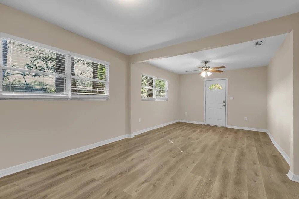 4463 Melvin Cir E - Photo 3 of 10