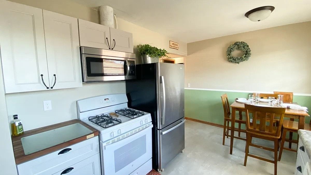 7315 Able St Ne - Photo 3 of 12