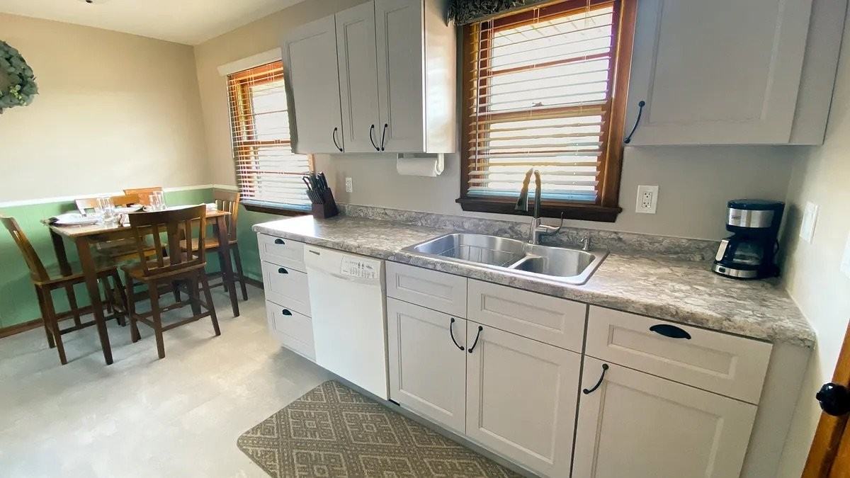 7315 Able St Ne - Photo 5 of 12