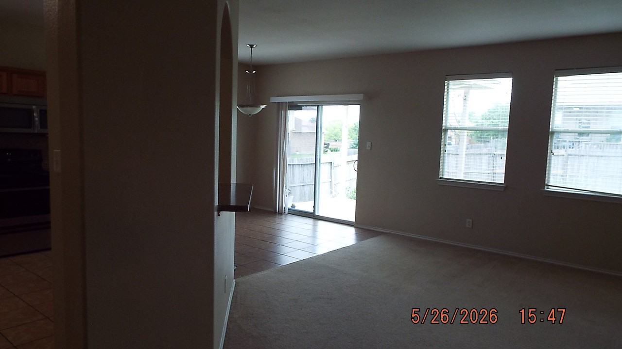 2064 Dove Crossing Dr - Photo 3 of 20