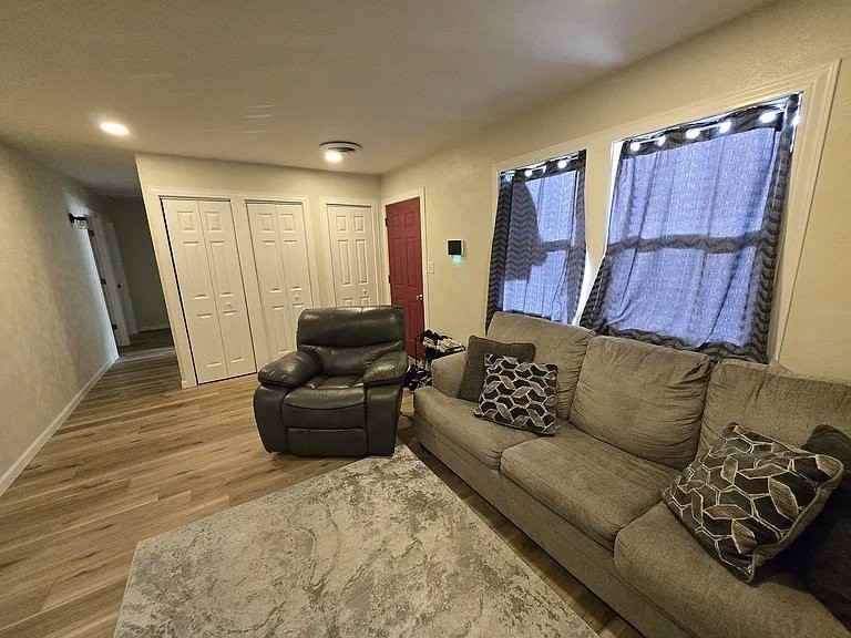 1648 N Elmer St - Photo 2 of 11