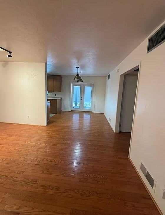 1290 E Allen Rd - Photo 4 of 20