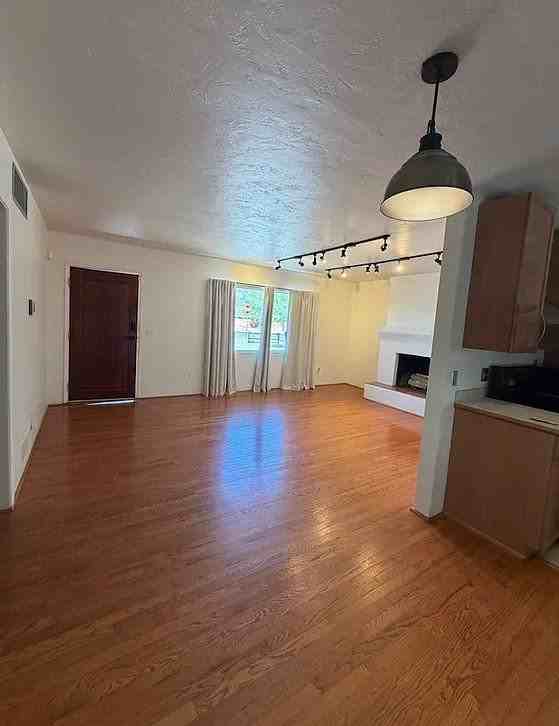 1290 E Allen Rd - Photo 5 of 20