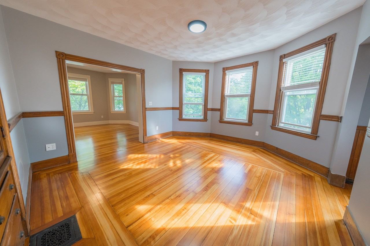 90 Glendale St #3 - Photo 6 of 10