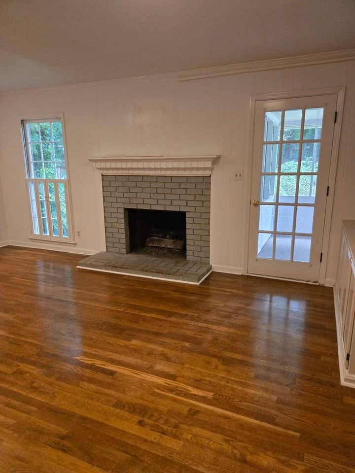 7195A Hunters Branch Dr - Photo 2 of 9