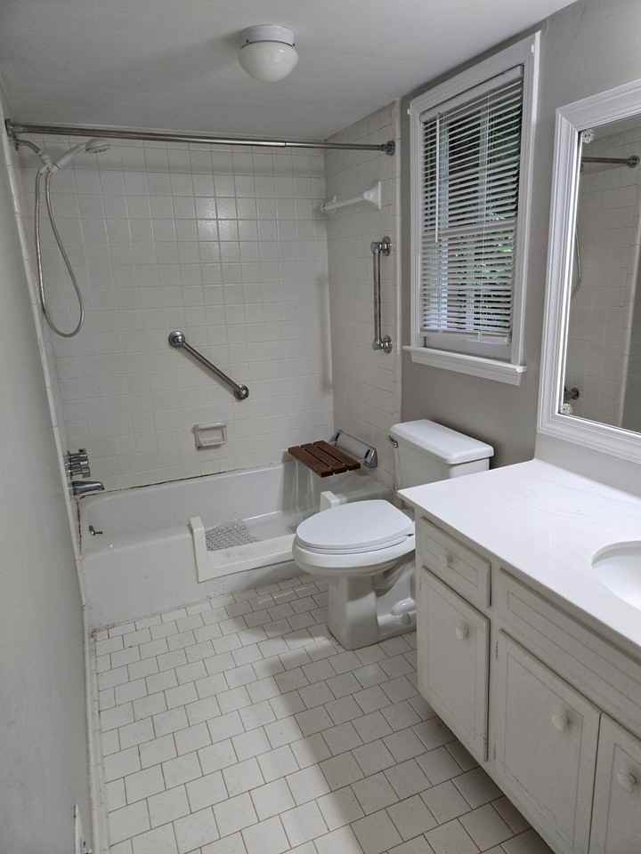 7195A Hunters Branch Dr - Photo 5 of 9