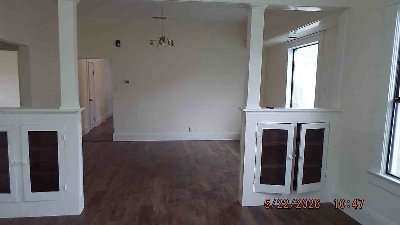234 E Sayers Ave - Photo 3 of 20