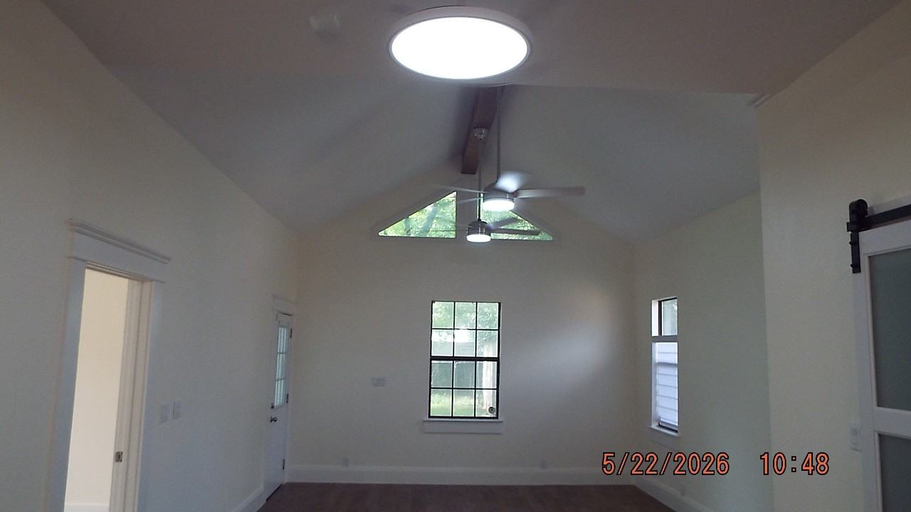 234 E Sayers Ave - Photo 5 of 20