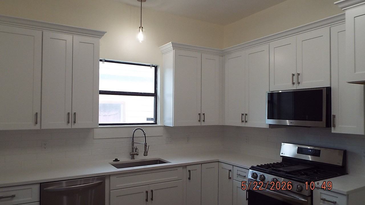 234 E Sayers Ave - Photo 6 of 20