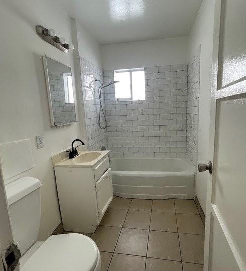 12322 York Ave #D - Photo 6 of 8
