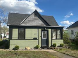 featured image of 105 S Nowlan Ave