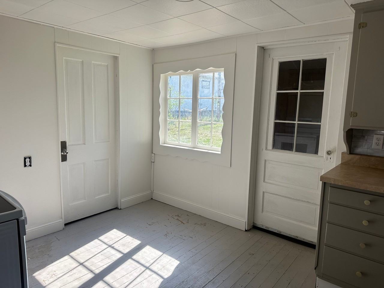 105 S Nowlan Ave - Photo 3 of 10