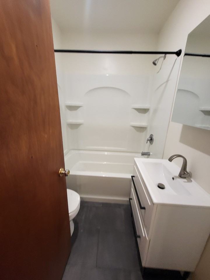 304 S Virginia St - Photo 3 of 3