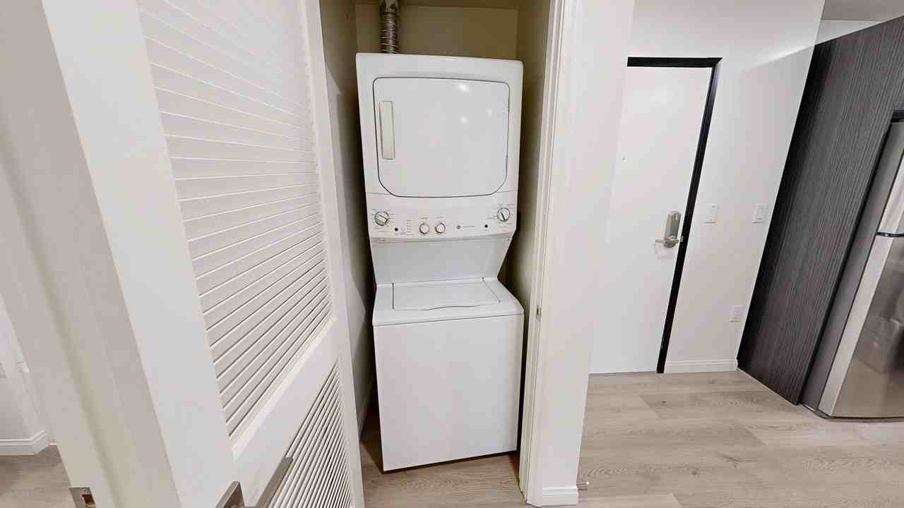 218 S Occidental Blvd - Photo 3 of 11