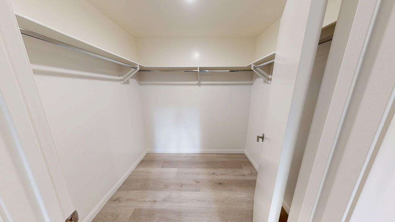 218 S Occidental Blvd - Photo 7 of 11