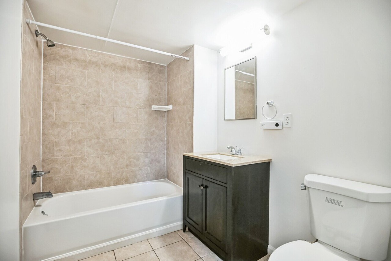 3416 N Sydenham St #A - Photo 4 of 10