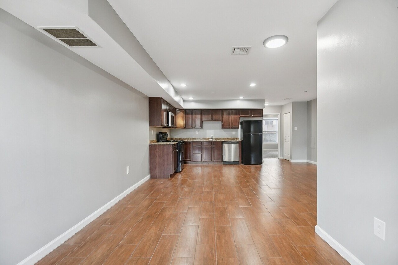 3416 N Sydenham St #A - Photo 5 of 10
