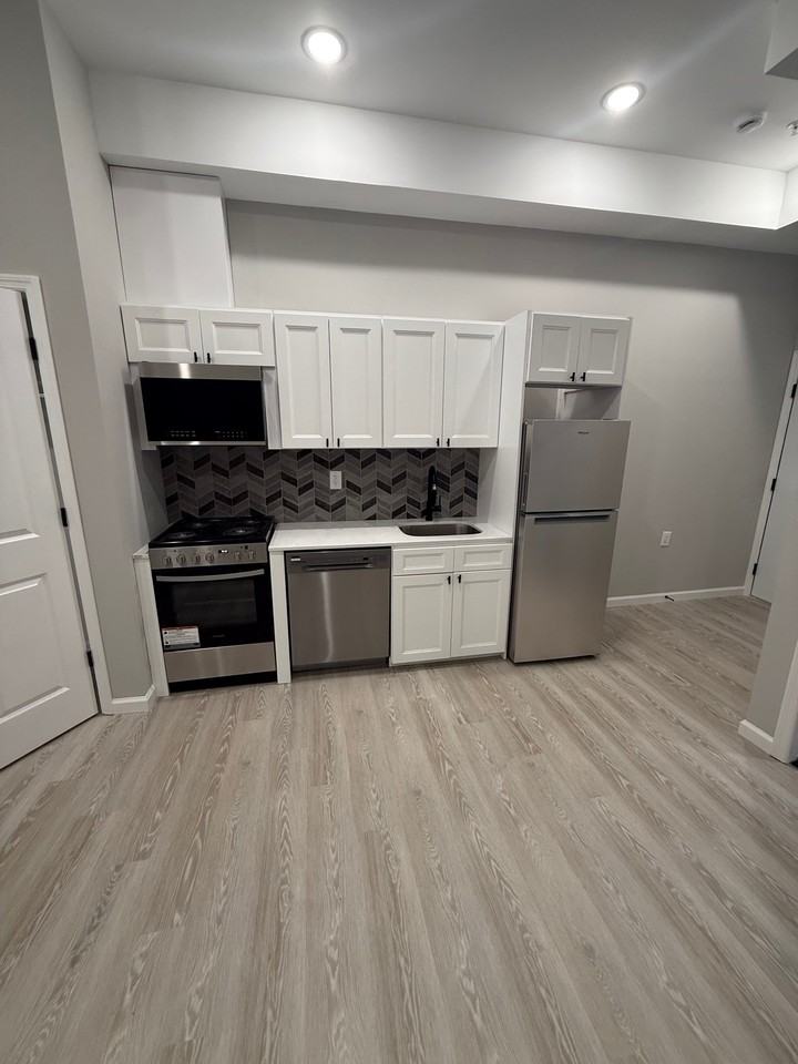 59 Pearl St #102
