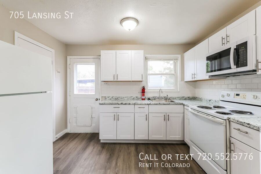 705 Lansing St - Photo 3 of 21