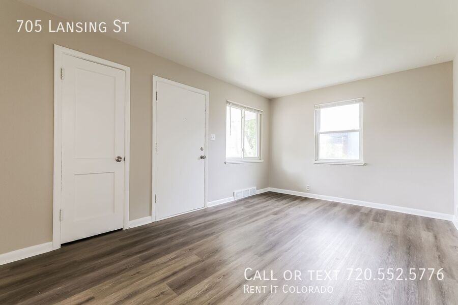 705 Lansing St - Photo 7 of 21