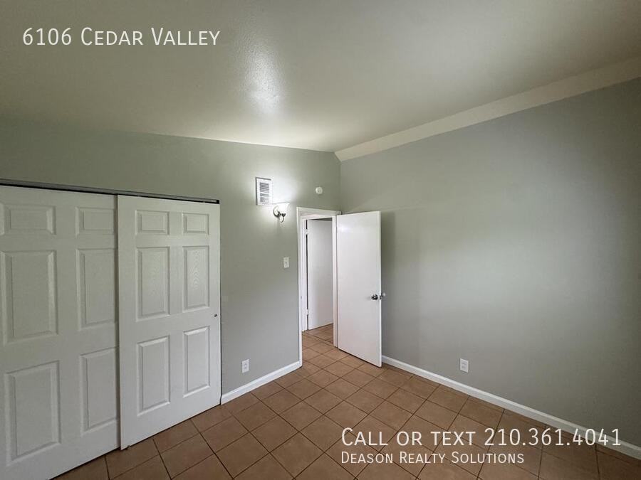 6106 Cedar Valley Dr - Photo 4 of 19