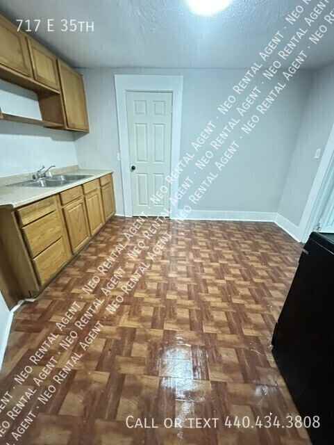 717 E 35th St - Photo 4 of 6