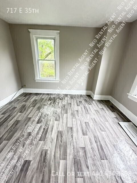 717 E 35th St - Photo 5 of 6