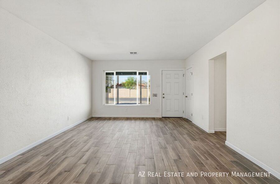 1806 E Coronado Rd #C - Photo 3 of 15