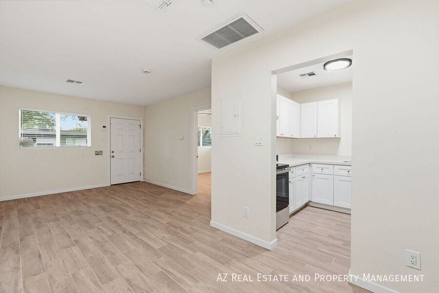 1806 E Coronado Rd #C - Photo 4 of 15