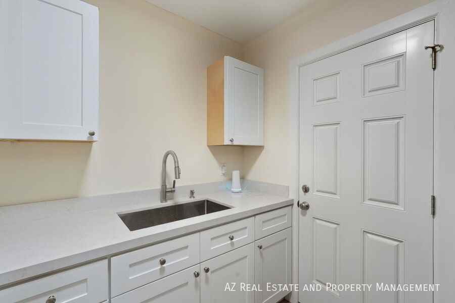 1806 E Coronado Rd #C - Photo 6 of 15