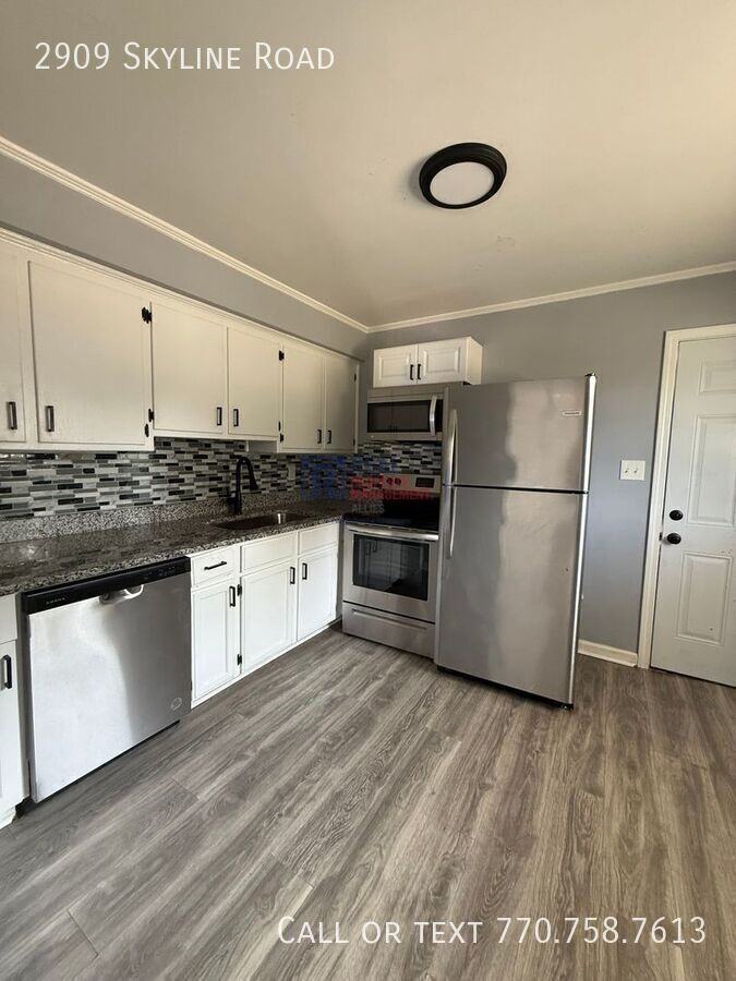 2909 Skyline Rd - Photo 3 of 6