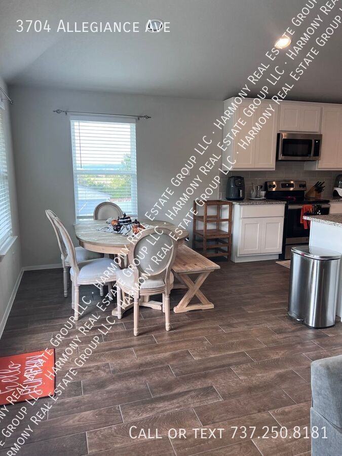 3704 Allegiance Ave - Photo 7 of 18