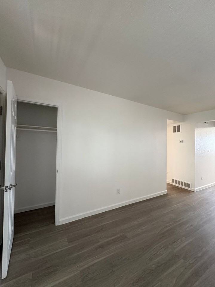 Lime Apartments - Photo 7 of 38