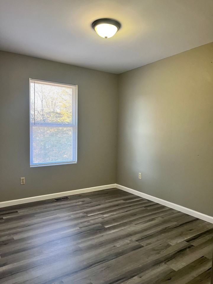 410 Briden Ct - Photo 3 of 21