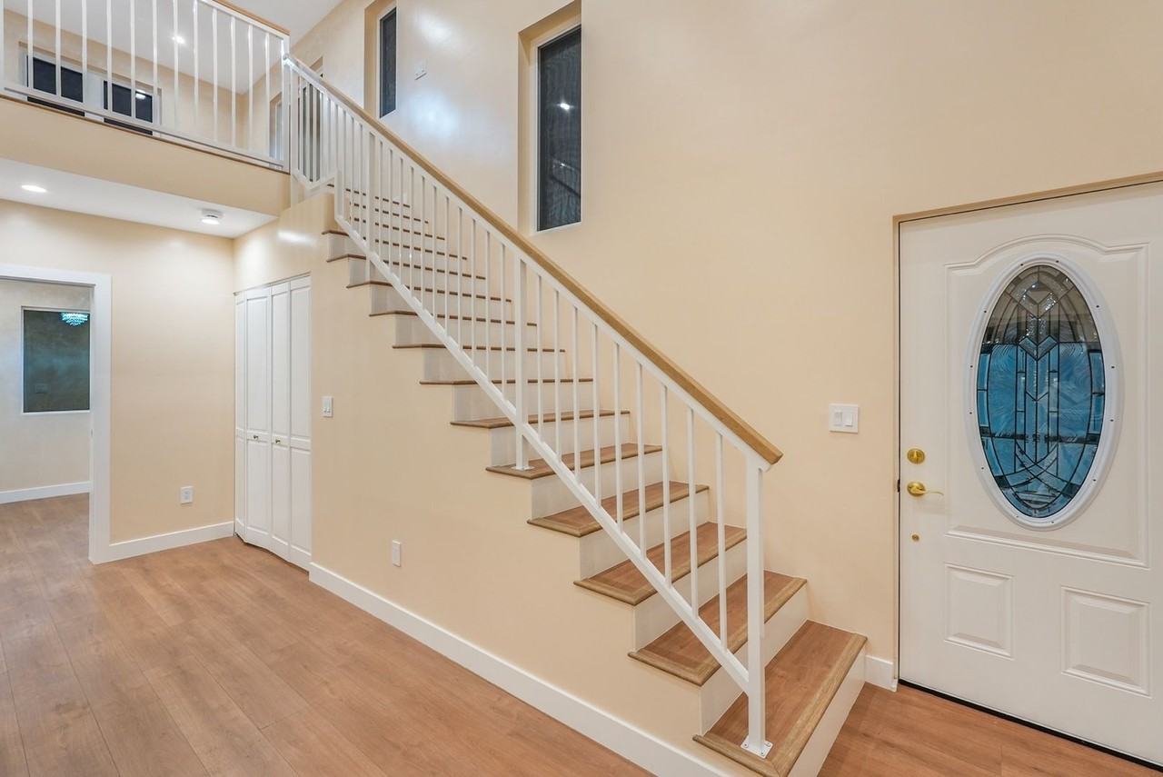 11554 Arminta St - Photo 3 of 22