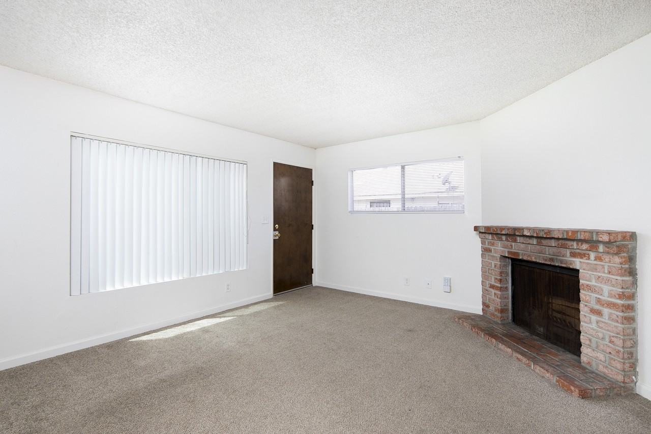 2112-2114 Thomas Ave Unit 1 - Photo 4 of 13