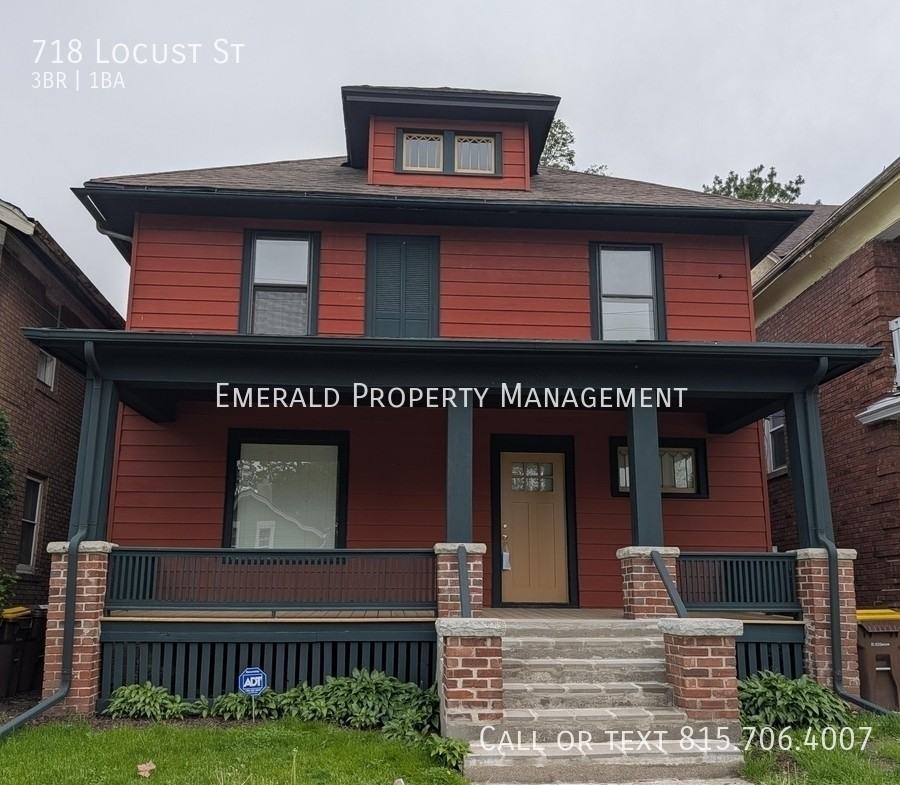 718 Locust St