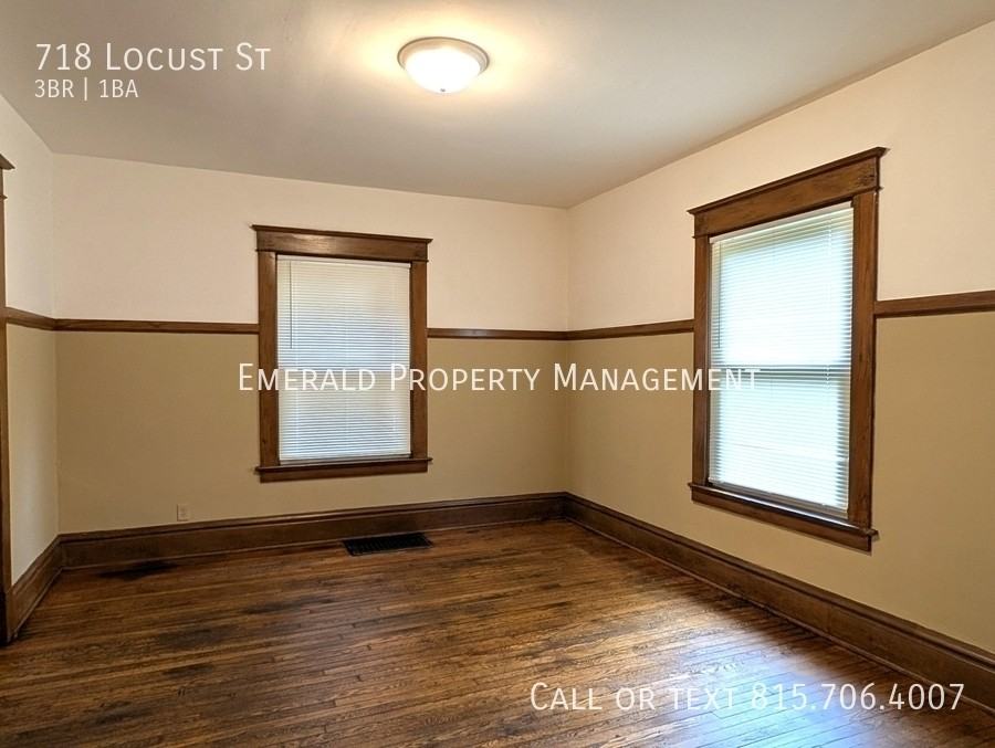 718 Locust St - Photo 6 of 18