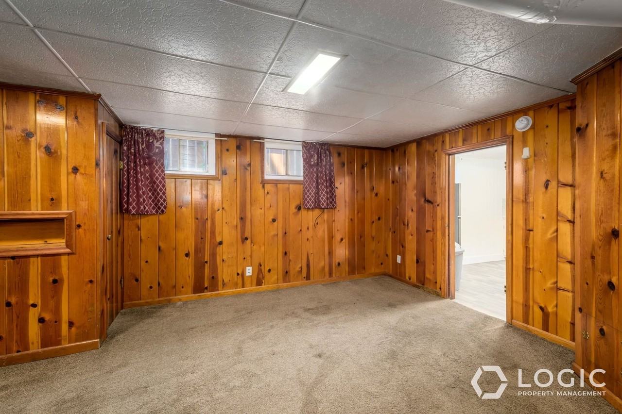 654 32nd St - Photo 7 of 15