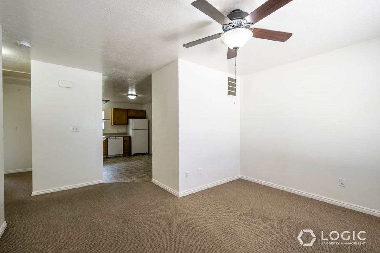 934 E 500 N - Photo 6 of 19