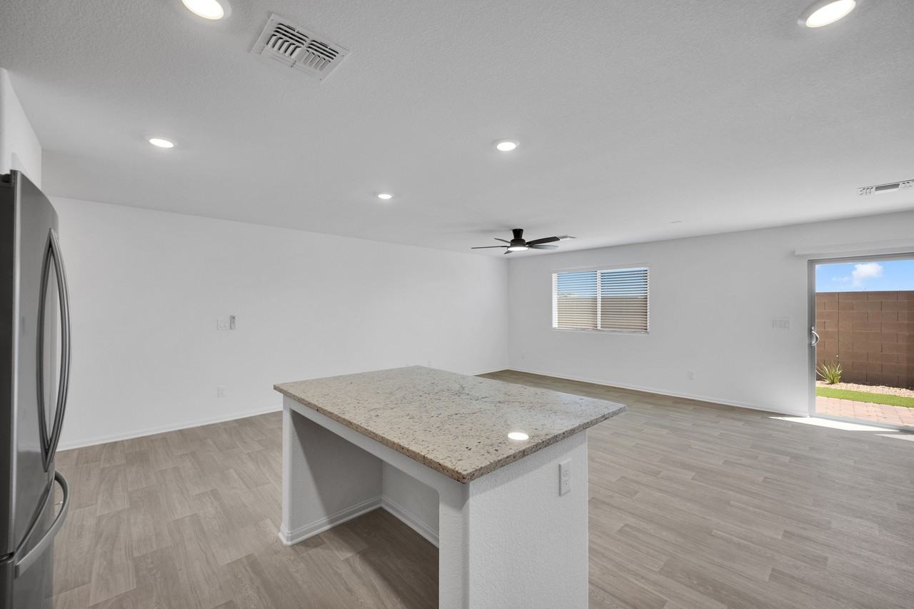 6082 Tomsik St - Photo 3 of 10