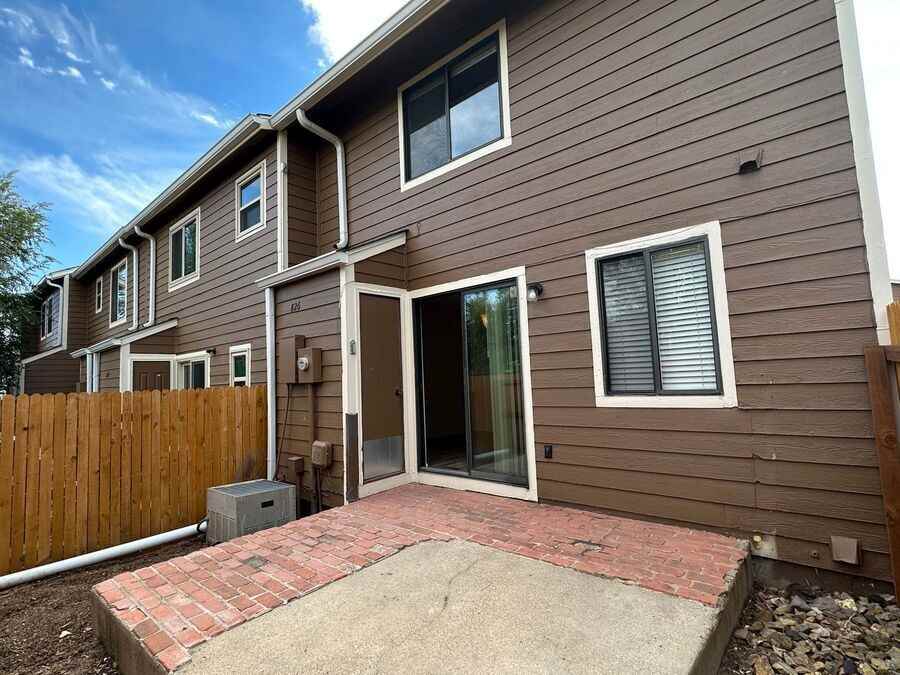 826 London Green Way - Photo 2 of 20