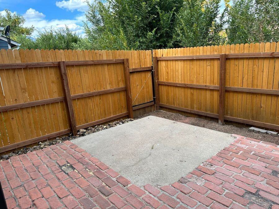 826 London Green Way - Photo 3 of 20