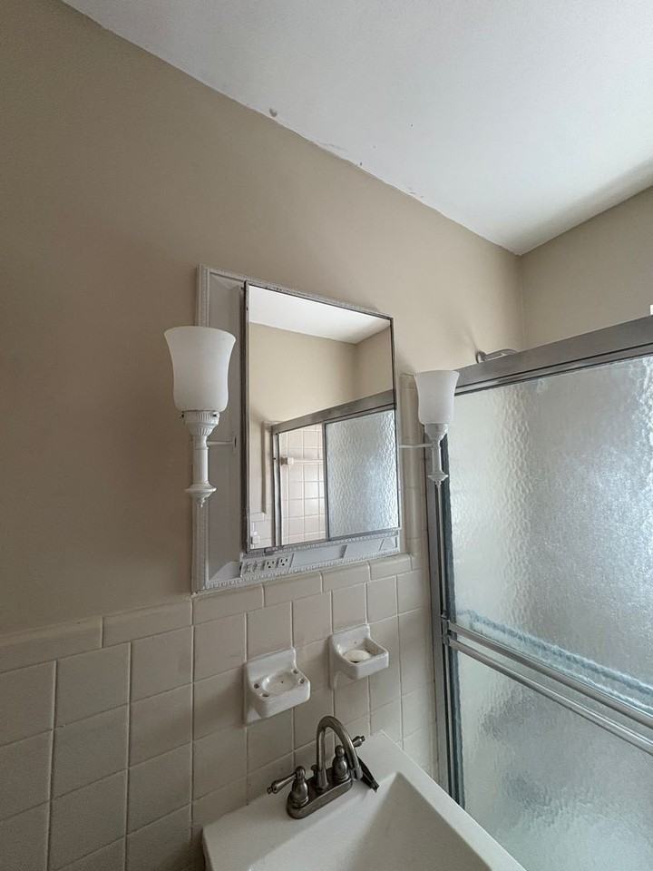422 S Arnold Ave - Photo 3 of 16