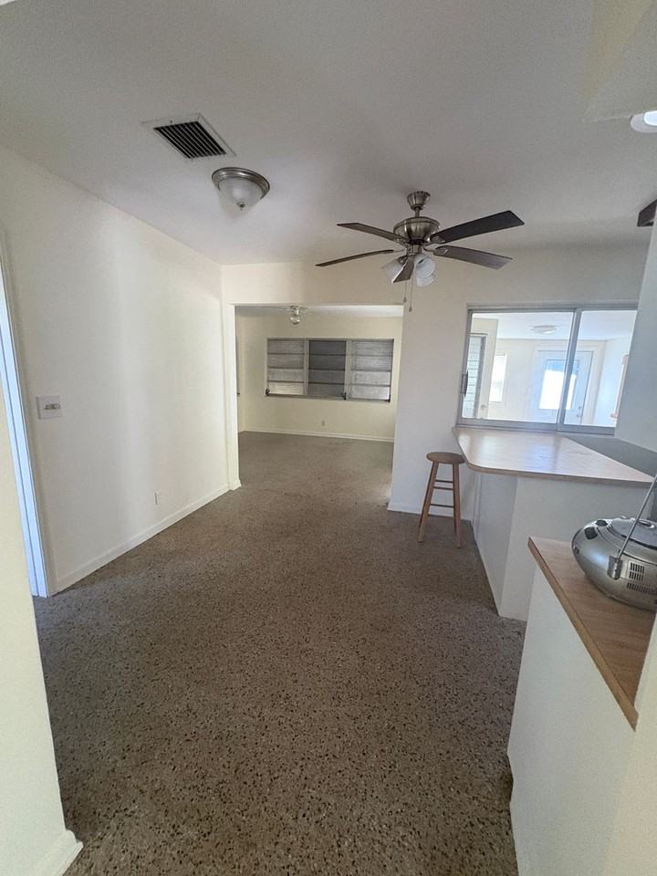 422 S Arnold Ave - Photo 4 of 16