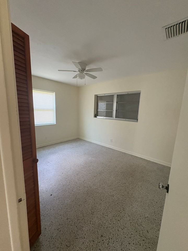 422 S Arnold Ave - Photo 6 of 16