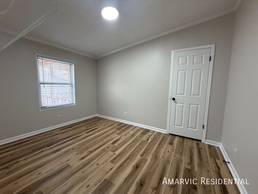 450 Wendy Ln - Photo 5 of 11