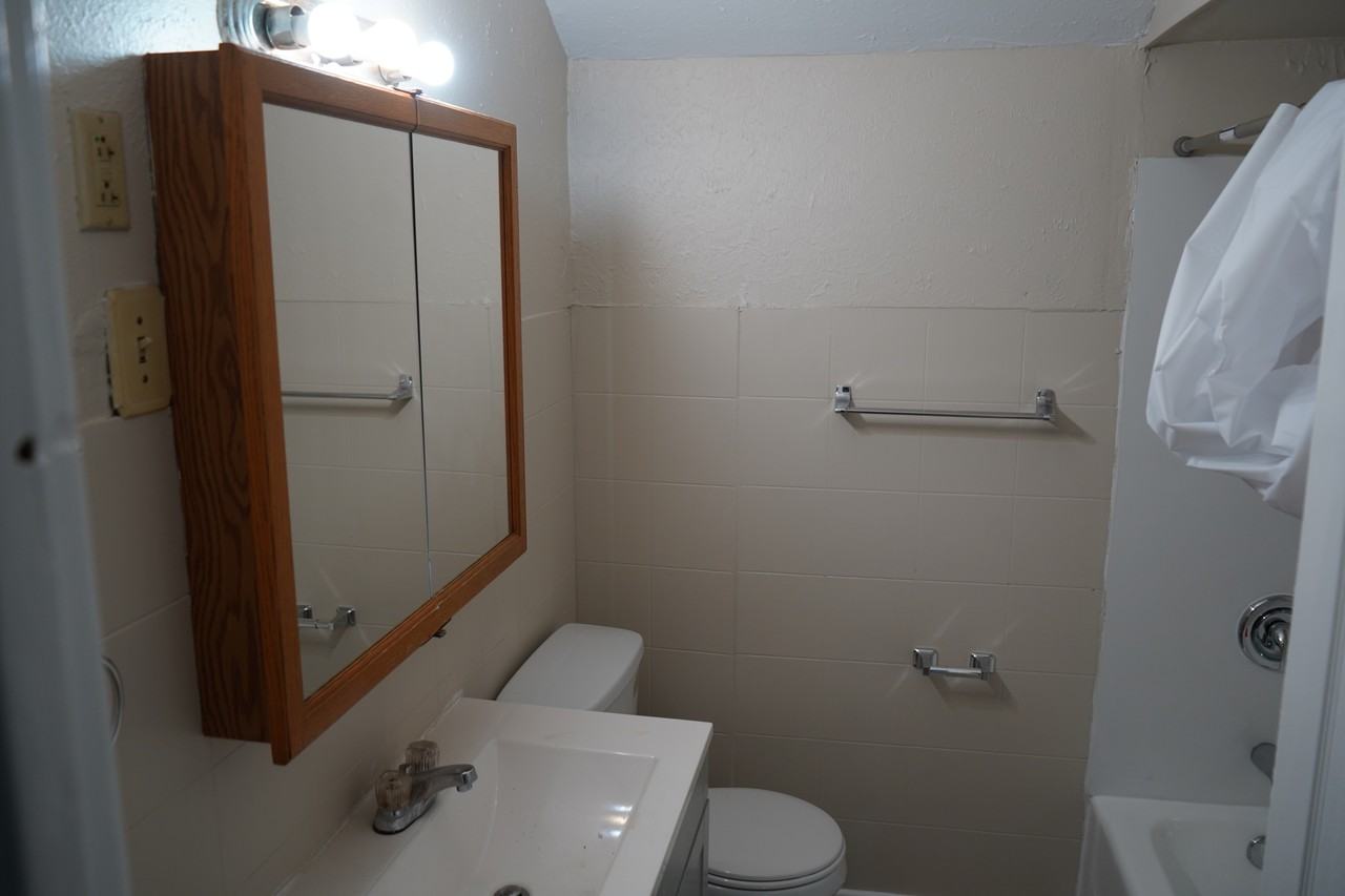 3405 Tate Ave - Photo 2 of 10
